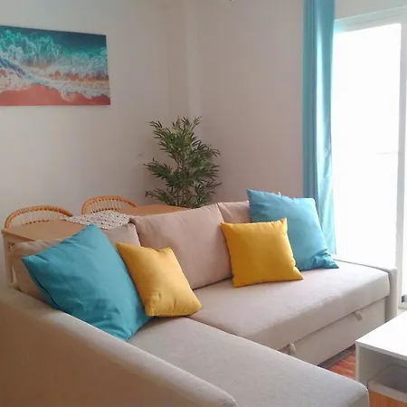 Con Garaje Y Terraza Cerca De La Playa