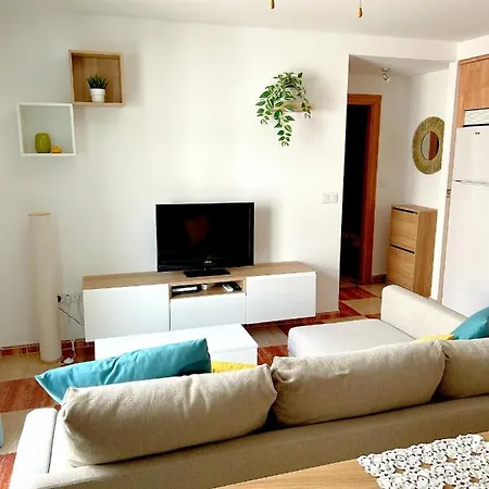 Apartamento Con Garaje Y Terraza Cerca De La Playa *
