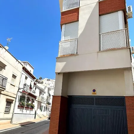 Con Garaje Y Terraza Cerca De La Playa Apartamento