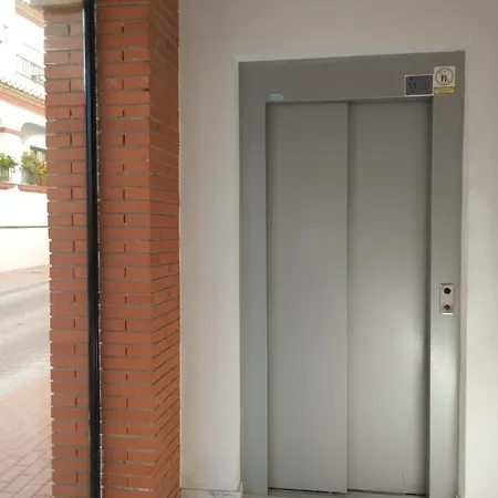 Con Garaje Y Terraza Cerca De La Playa